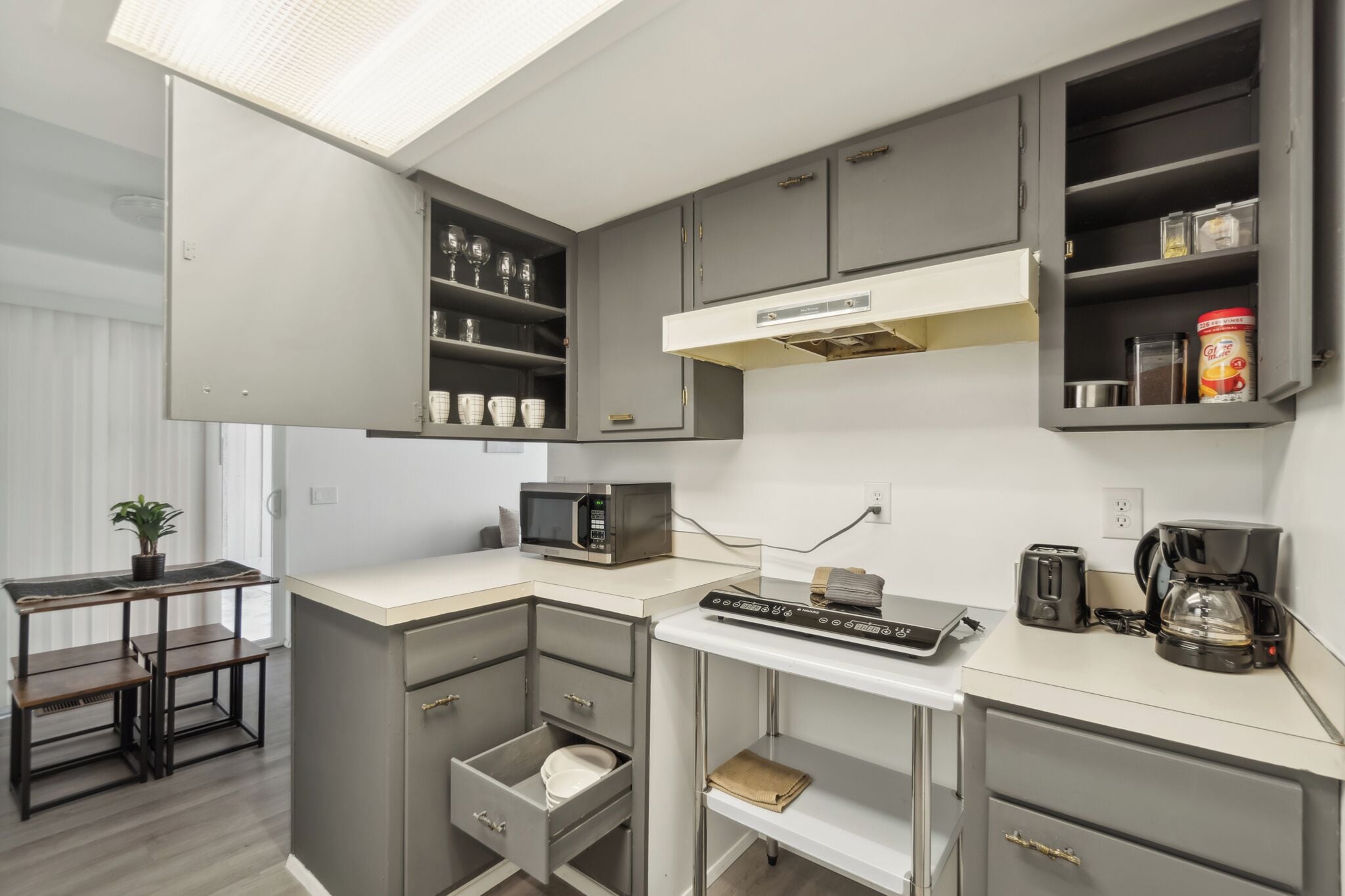 Economy Bungalow, Air conditioning, Garden View | Private kitchen | Full-size fridge, microwave, oven, stovetop