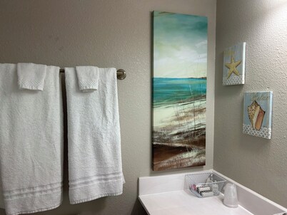 Waterfront Views in Tranquil Rockport–Fulton
Stay at our charming condo