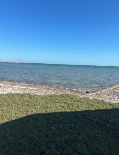 Waterfront Views in Tranquil Rockport–Fulton
Stay at our charming condo