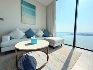 Basic Double Room | Living area - Bao Chau Hotel (Ha Long)