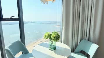 Basic Double Room | Dining