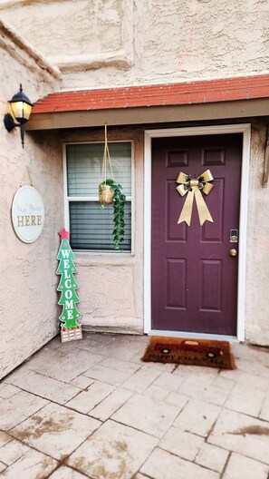 Exterior detail - Cozy 2BR - Patio - Pet Friendly (Mesa)