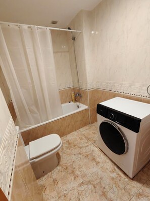 Hair dryer, towels, soap, toilet paper - Apartment Seawolf, Lloret de Mar (Lloret de Mar)