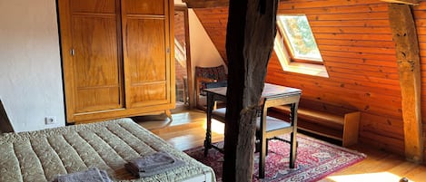 2 Schlafzimmer, Schreibtisch, Reisekinderbett, kostenloses WLAN