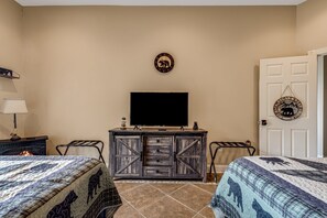 3 Schlafzimmer, Schreibtisch, Bügeleisen/Bügelbrett, WLAN
