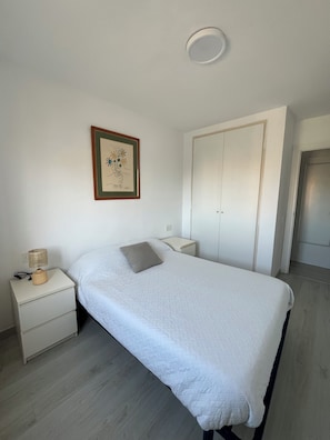 2 bedrooms, WiFi, bed sheets, wheelchair access