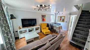 Smart TV, computer monitors