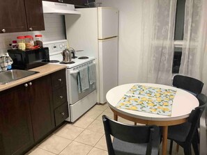 Fridge, microwave, oven, stovetop