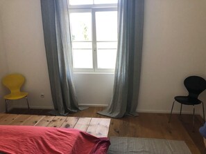 1 bedroom, iron/ironing board, WiFi, bed sheets - Living in a loft apartment on the edge of the Swabian Alb (Dettingen an der Erms)