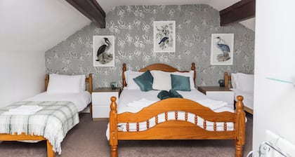 Denecrest Guest House