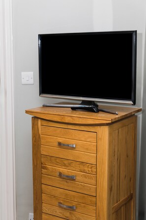 Standard Double or Twin Room | Iron/ironing board, free WiFi - Denecrest Guest House (Windermere)