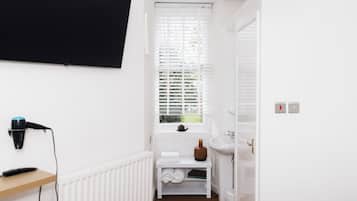 Habitación doble clásica, 1 cama matrimonial | Tabla de planchar con plancha y wifi gratis
