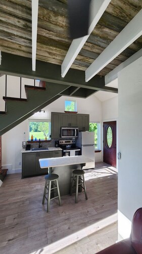 Welcome Home! Cozy, comfortable, quiet, secluded, private, beautiful.