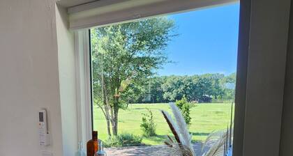 Welcome Home! Cozy, comfortable, quiet, secluded, private, beautiful.