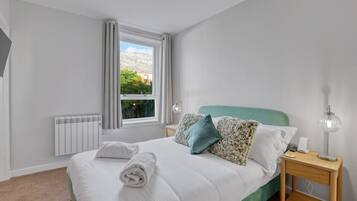 2 bedrooms, desk, iron/ironing board, free WiFi