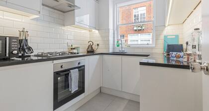 Stunning South Kensington House With 4 Bedrooms