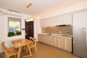Unclassified image, 5 of 60, button - Shili Renjia Apartment (Huidong Yapojiao Flagship Store) (Huidong)