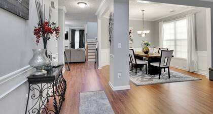 Charming 4-bedroom house Stylish Stay Minutes from The Battery + East Cobb Sport