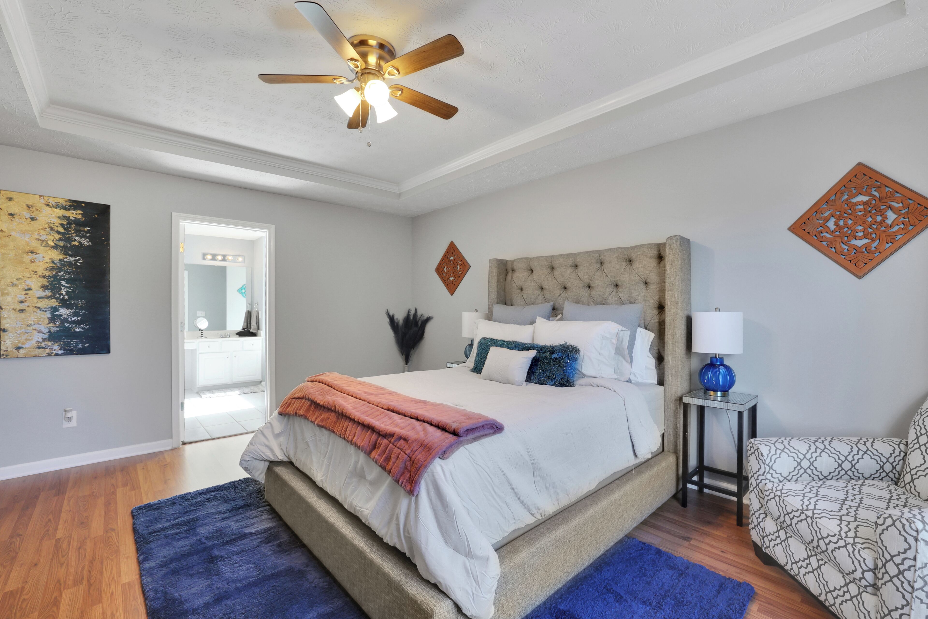 4 chambres, fer et planche à repasser, Wi-Fi, draps fournis