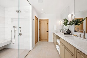 Shower, hair dryer, bidet, towels - SUMMER RENTAL THROUGH 7/5! New Remodel. 5BR/5BA Malibu house with beach access (Malibu)