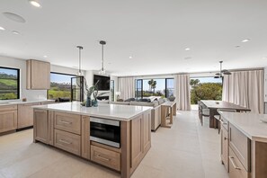 Interior - SUMMER RENTAL THROUGH 7/5! New Remodel. 5BR/5BA Malibu house with beach access (Malibu)