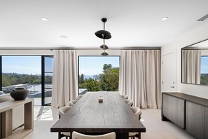 Dining - SUMMER RENTAL THROUGH 7/5! New Remodel. 5BR/5BA Malibu house with beach access (Malibu)