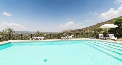 Alvavista1 apartment with pool, 20 minutes drive from Assisi center