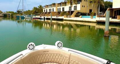 Waterfront, Beach Tour Included!