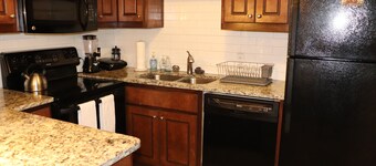 Cute Comfy Clean Conyers Condo