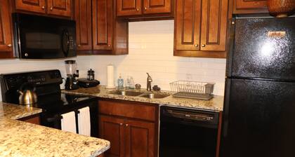 Cute Comfy Clean Conyers Condo