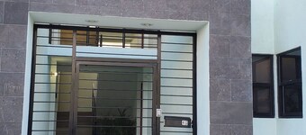 Cozy 2-Bedroom Apartment in Gated Community with Free WiFi