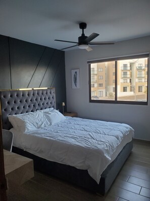 2 bedrooms, in-room safe, desk, iron/ironing board