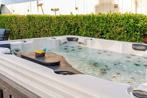 Bañera de hidromasaje exterior