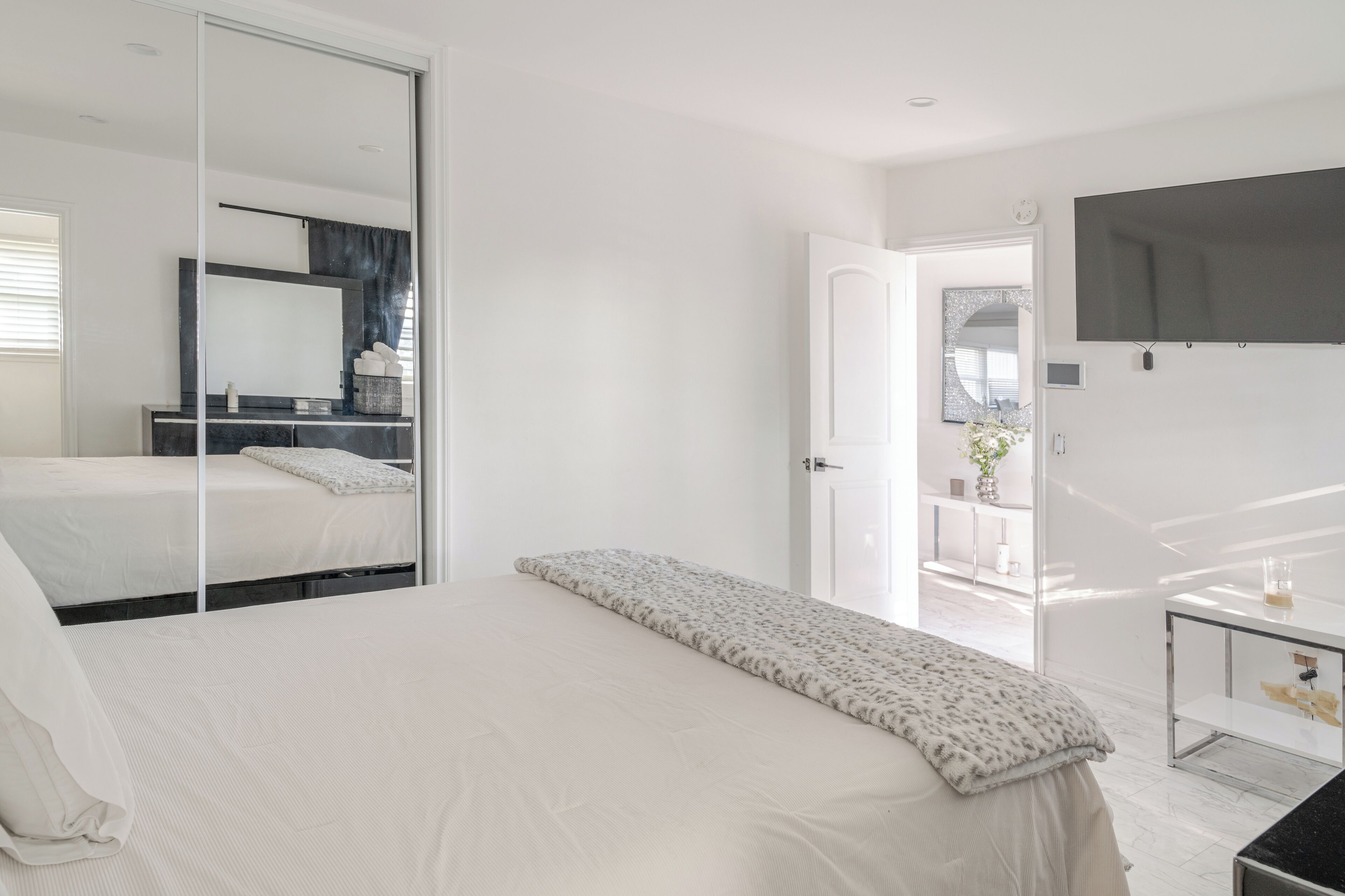 4 soverom, skrivebord, strykejern/-brett og wi-fi (inkludert)