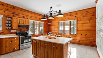 Micro-ondes, four, plaque de cuisson, lave-vaisselle