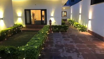 Mặt tiền nơi lưu trú