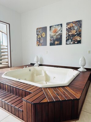 Familiekamer | Badkamer | Handdoeken, zeep, shampoo, toiletpapier