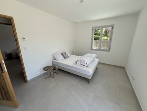 3 bedrooms, iron/ironing board, travel cot, WiFi - Villa in Provence Swimming pool and SPA (Malemort-du-Comtat)