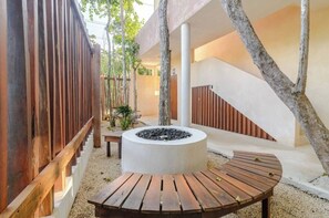 Bain à remous extérieur