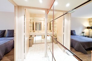 2 chambres, fer et planche à repasser, Wi-Fi, draps fournis
