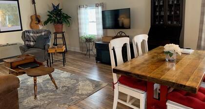 Cozy Apt Close to Chittenden Wedding Venue & Ski Areas