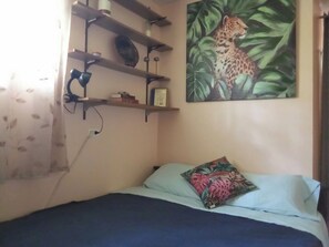 1 habitación, escritorio, wifi y ropa de cama 