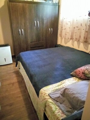 1 chambre, bureau, Wi-Fi, draps fournis