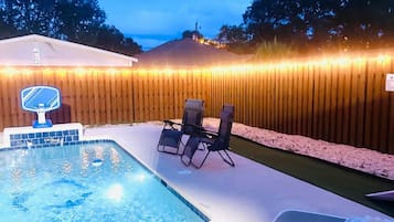 Outdoor pool, a heated pool