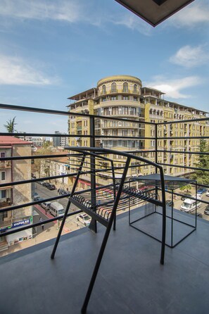 Kamar Double Deluks, balkon | Pemandangan kota