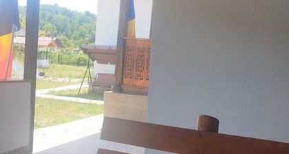 Relax in the Heart of Nature at Pridvorul Stoenești – Family & Peaceful Retreat!