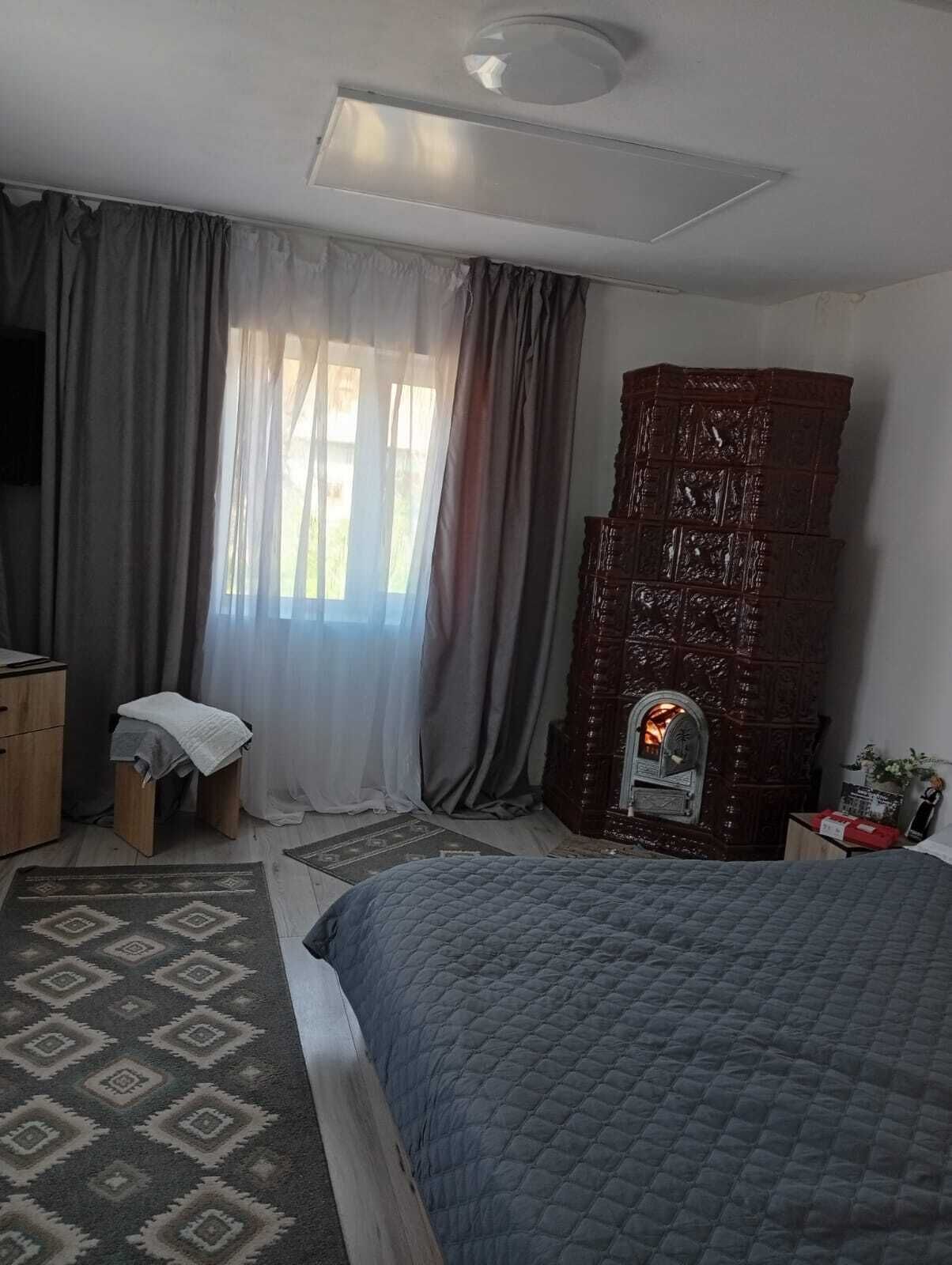 2 habitaciones, tabla de planchar con plancha, wifi y ropa de cama 
