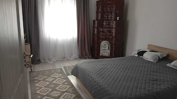 2 makuuhuonetta, silitysrauta/-lauta, Wi-Fi, vuodevaatteet
