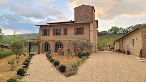 Front of property - La Torre sulla via Francigena (Gambassi Terme)