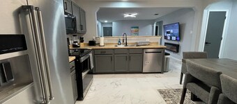 Chic 3BR Getaway minutes from JW Marriott and TPC Bulverde